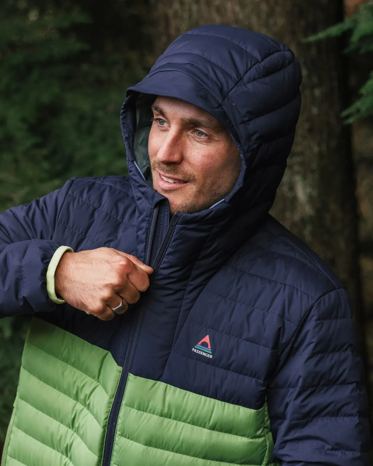 Jackets|Outdoor Active|Passenger Ashland Recycled Down Jacket - Rich Navy/Pear Green RichNavy/PearGreen