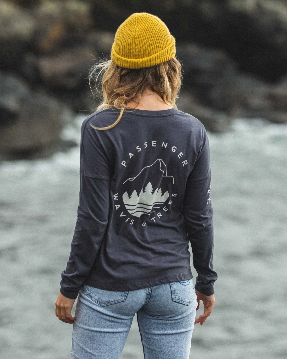 T-Shirts & Tank Tops|Tops & T-Shirts|Passenger Big Leaf Recycled Long Sleeve T-Shirt - Faded Black FadedBlack