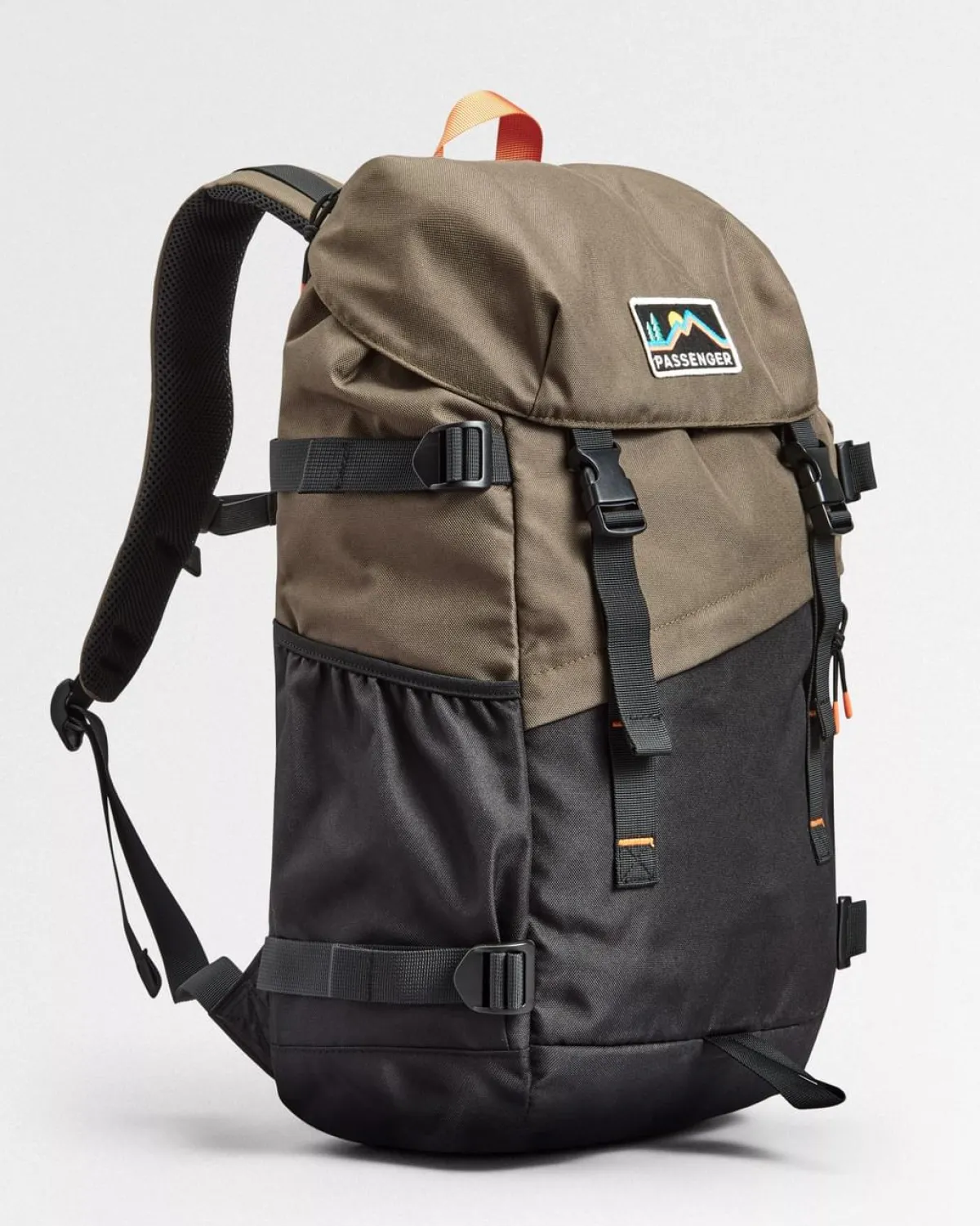 Backpacks & Bags|Backpacks|Passenger Boondocker Recycled 26L Backpack - Black/Khaki Green Black/KhakiGreen