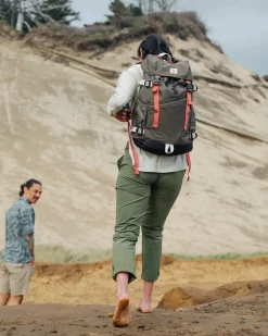 Backpacks & Bags|Backpacks|Passenger Boondocker Recycled 26L Backpack - Khaki Green KhakiGreen