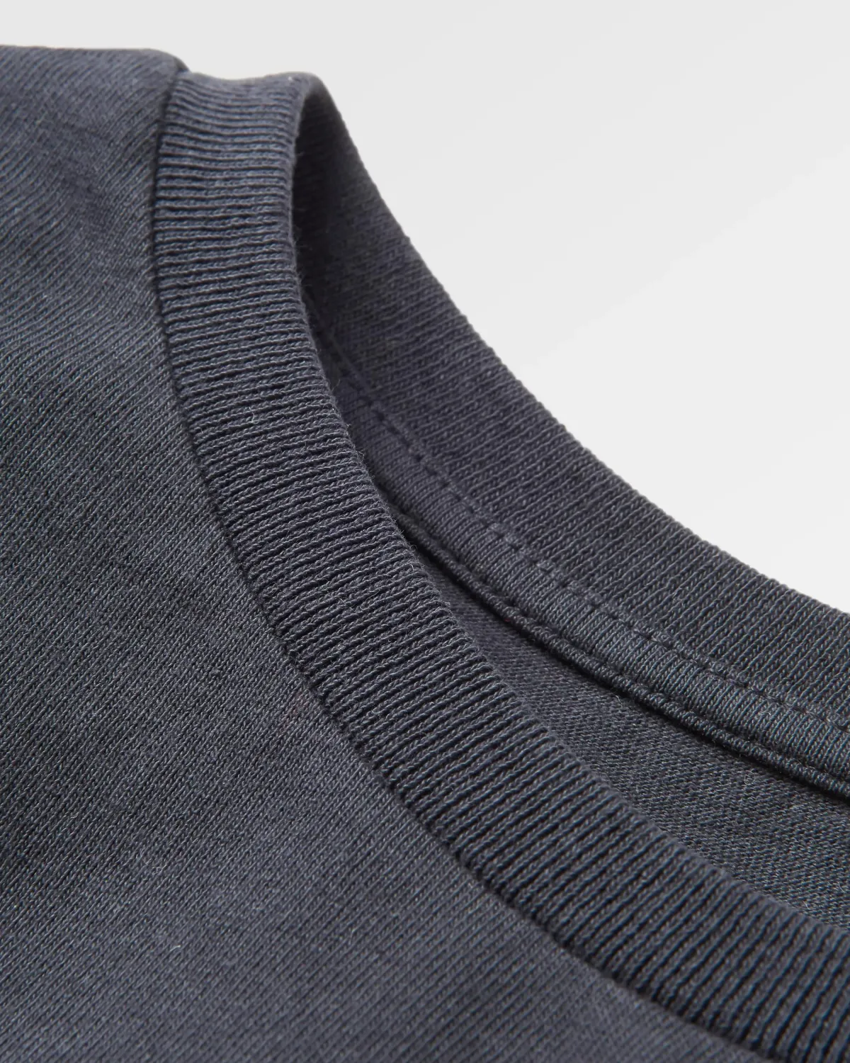 T-Shirts & Tank Tops|Tops & T-Shirts|Passenger Classic Recycled Cotton Long Sleeve T-Shirt - Black