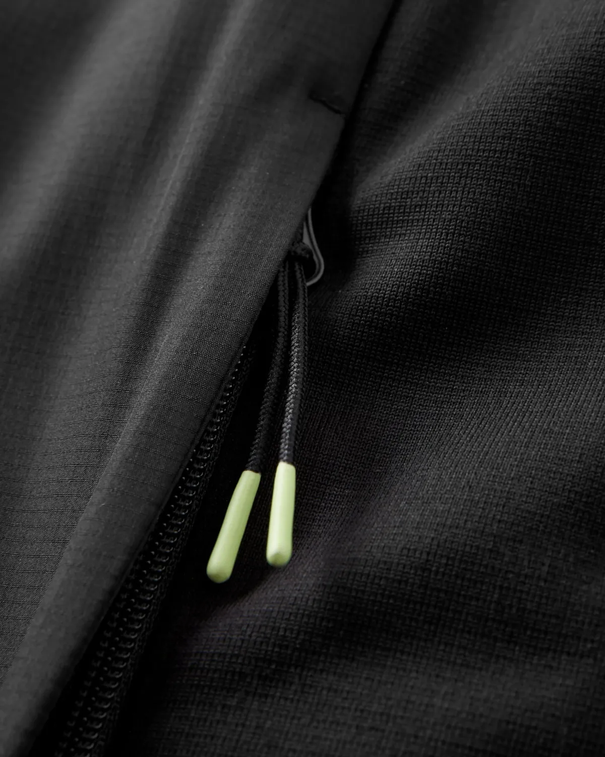 Jackets|Insulated|Passenger Daybreak Lightweight Men's Recycled Thermore Insulated Jacket - Black