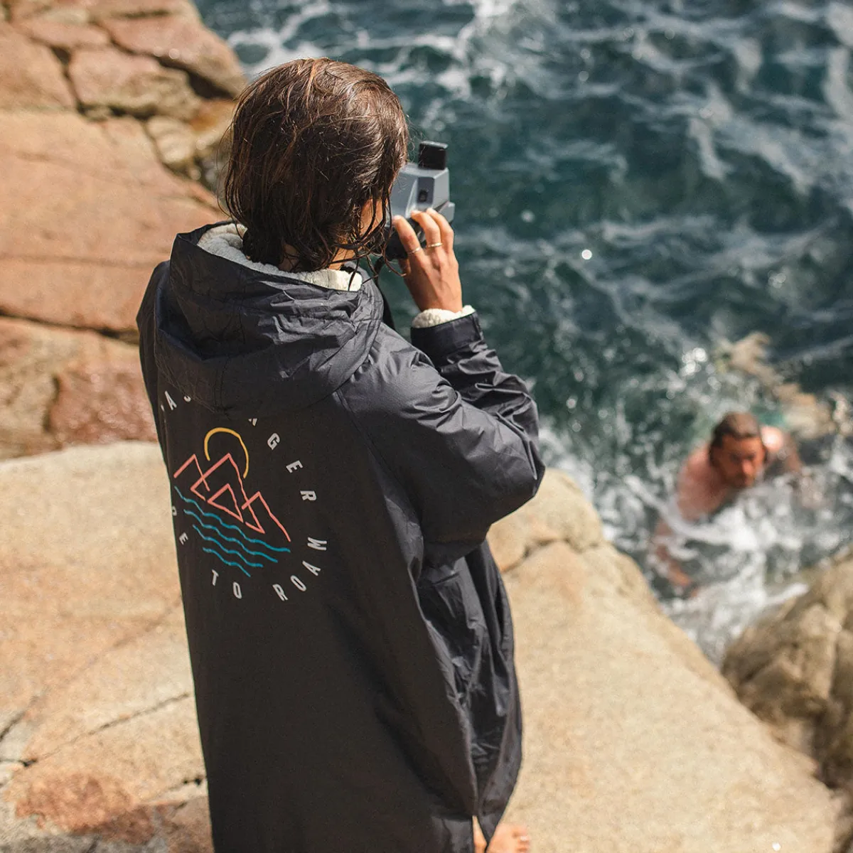 Changing Robes & Ponchos|Surf Accessories|Passenger Escapism Recycled Sherpa Lined Changing Robe - Black