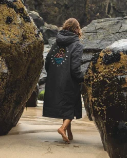 Changing Robes & Ponchos|Surf Accessories|Passenger Escapism Recycled Towel Lined Changing Robe - Black