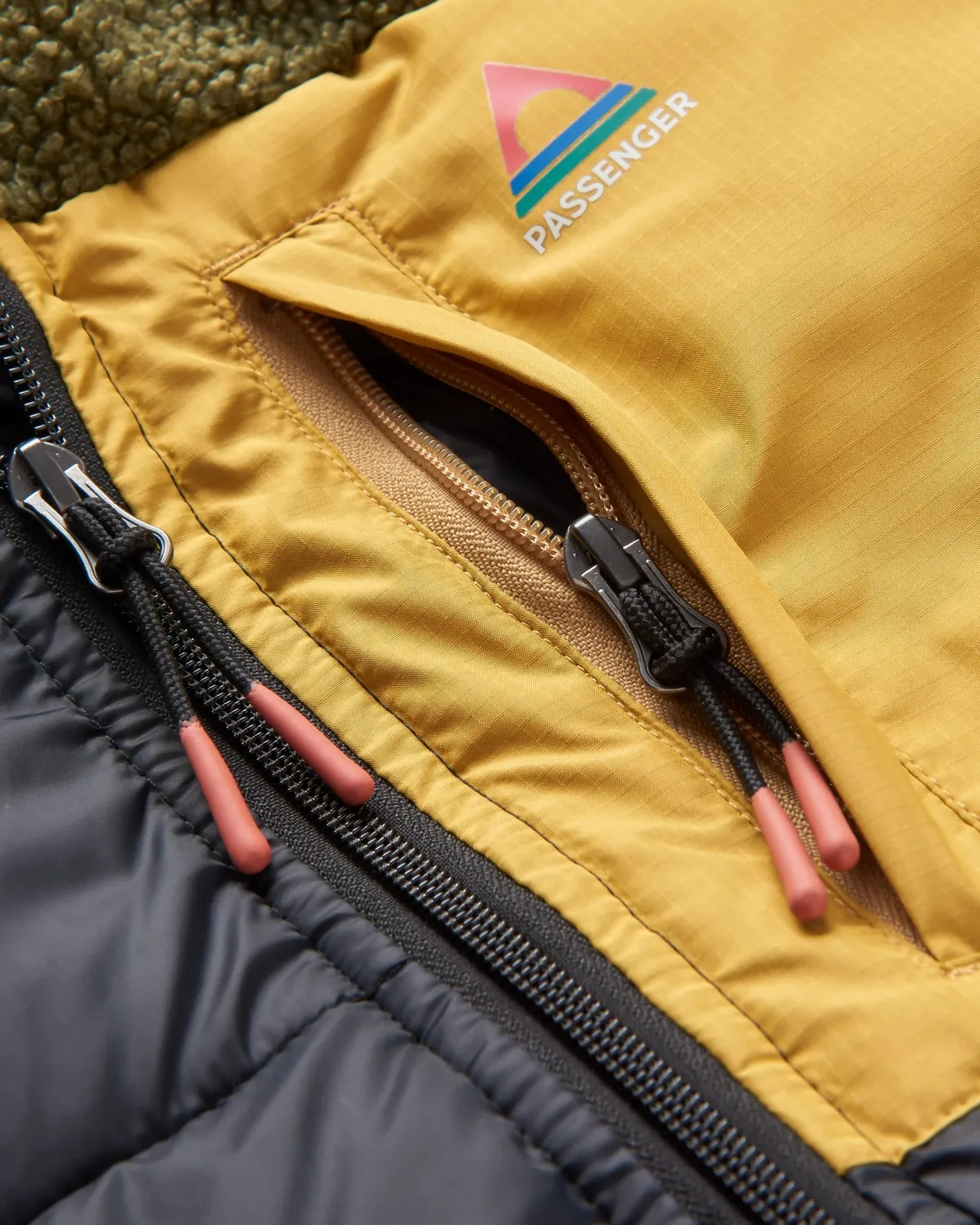Insulated|Passenger Journey Recycled Insulated Jacket - Black/Khaki Green Black/KhakiGreen