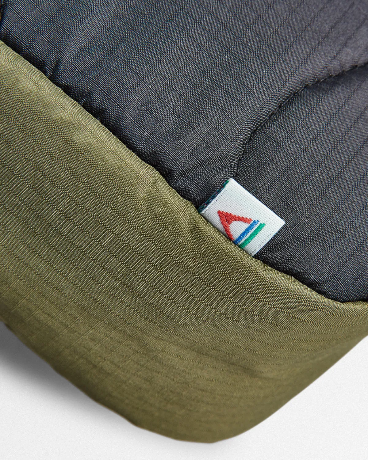 Backpacks & Bags|Hip Packs|Passenger Mainland Recycled Hip Pack - True Black/ Khaki Green TrueBlack/KhakiGreen