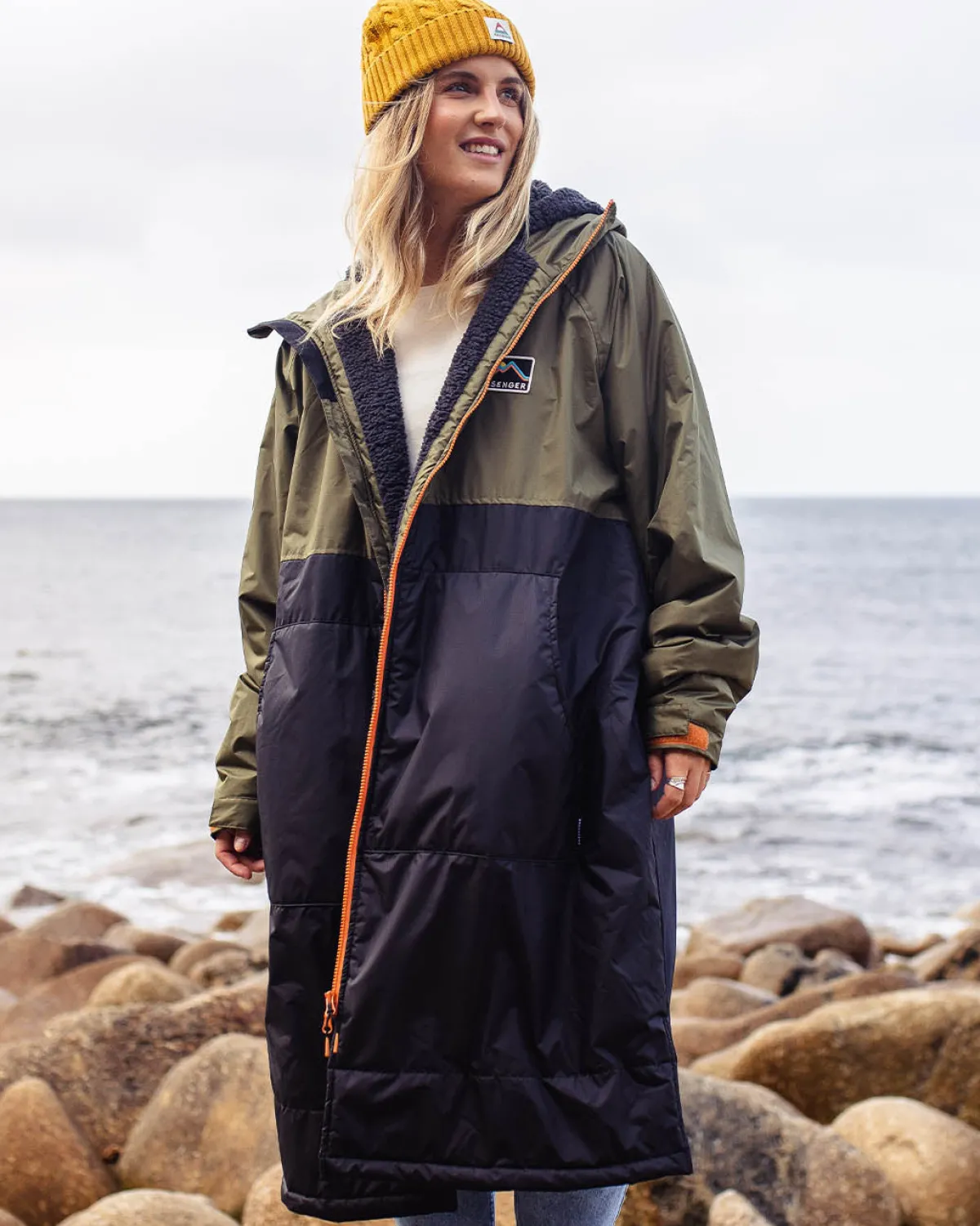 Changing Robes & Surf Ponchos|Changing Robes & Surf Ponchos|Passenger Roaming Recycled Sherpa Lined Changing Robe - Black/ Khaki Green Black/KhakiGreen