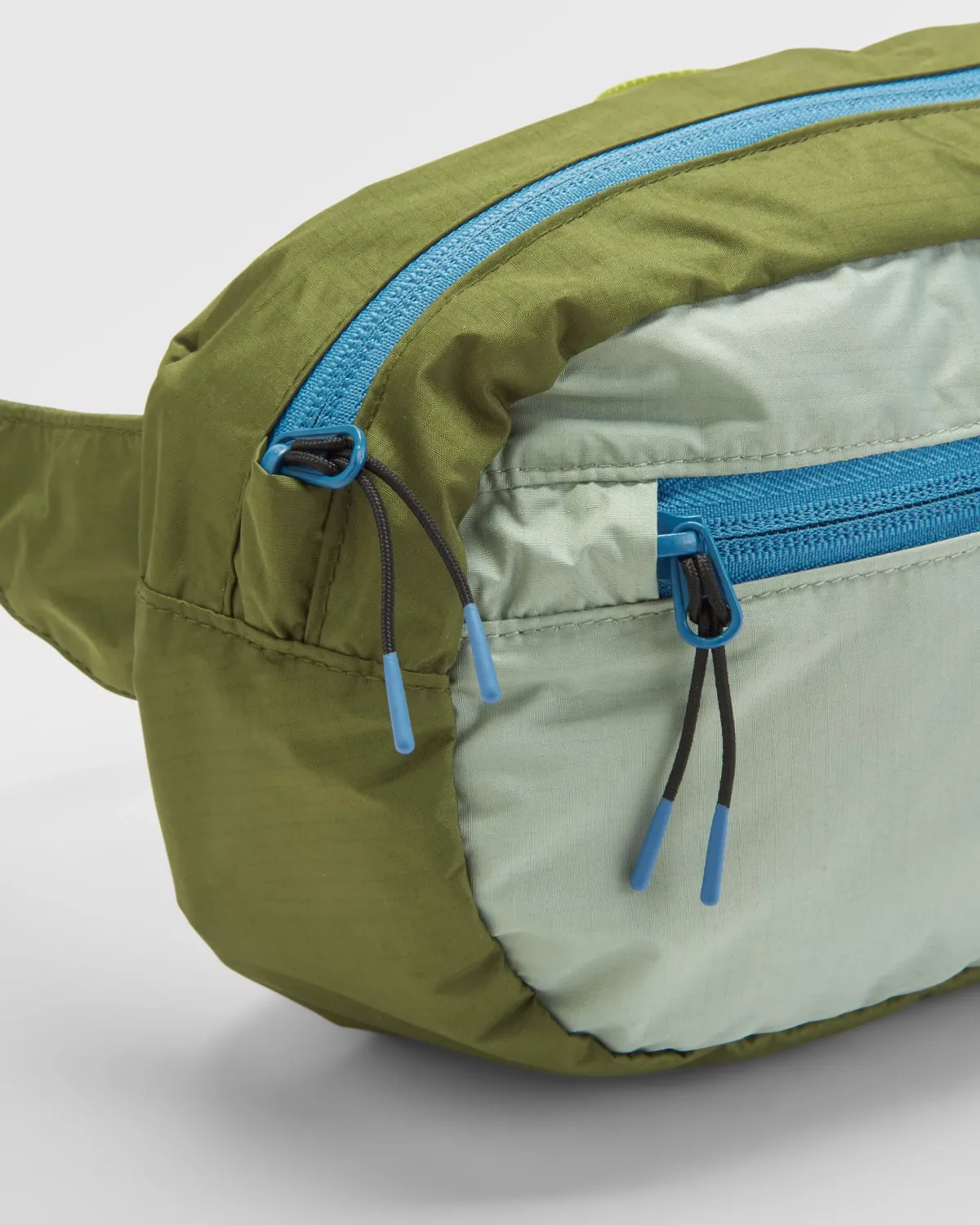Hip Packs|Accessories|Passenger Trail Light Recycled Packable Hip Pack - Khaki Green KhakiGreen