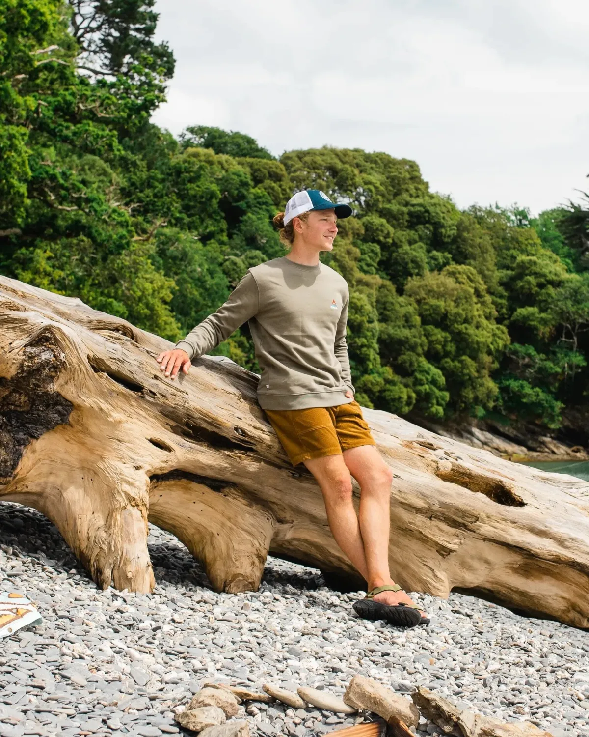 Sweatshirts|Hoodies & Sweatshirts|Passenger Vita Organic Cotton Sweatshirt - Dusty Olive DustyOlive