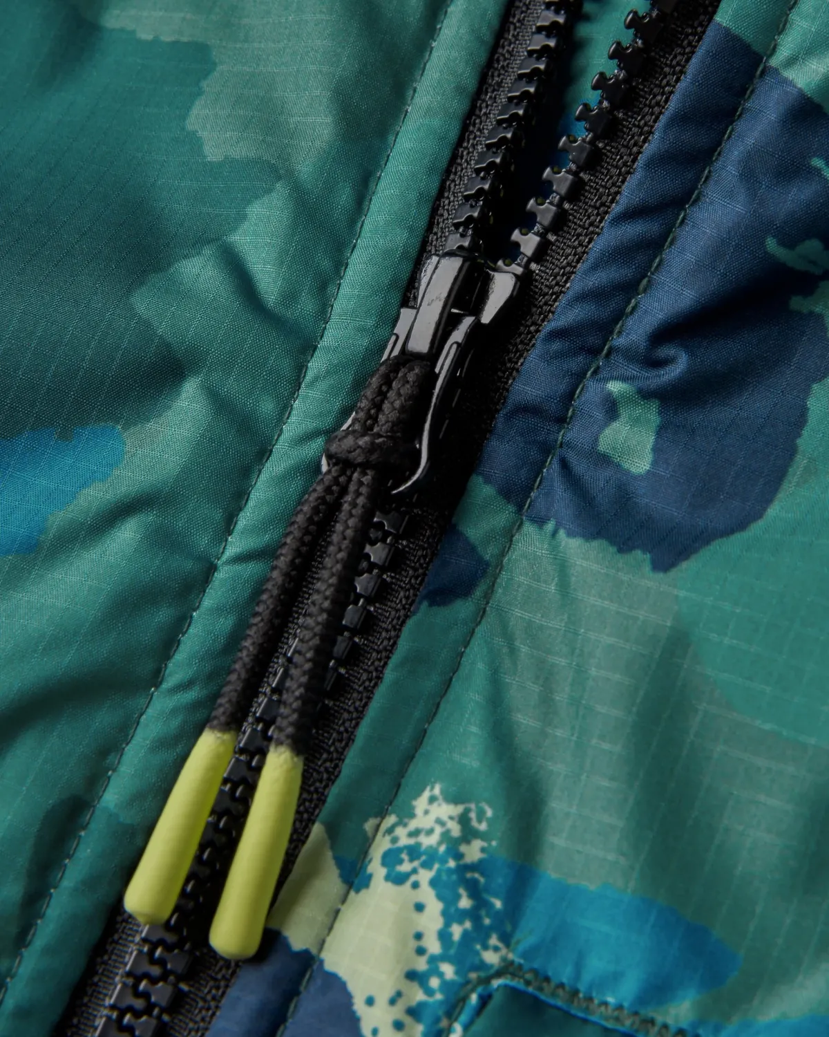 Changing Robes & Surf Ponchos|Changing Robes & Surf Ponchos|Passenger Waves Recycled Sherpa Lined Changing Robe - Alpine Camo Rain Forest AlpineCamoRainForest